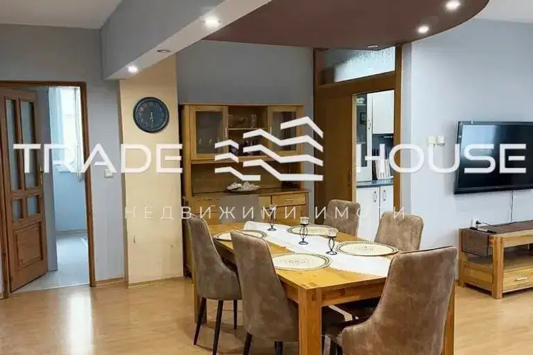 3-bedroom apartment in Plovdiv, Kyrshiyaka