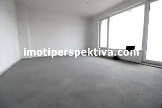 Двустаен апартамент с тераса в Кючук Париж, Пловдив