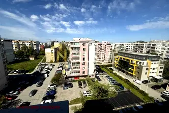 Двустаен апартамент с 3 отделни помещения в Кючук Париж, Пловдив