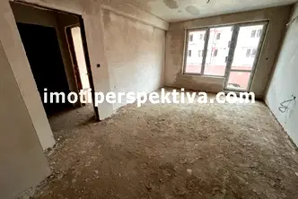 Двустаен апартамент в Кючук Париж, Пловдив с тераса