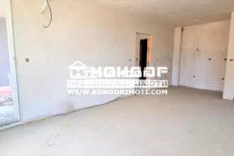 Двустаен апартамент в Кючук Париж, Пловдив с тераса