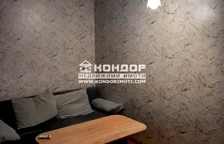 Двустаен апартамент в Кючук Париж, Пловдив с мазе