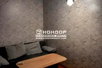 Двустаен апартамент в Кючук Париж, Пловдив с мазе