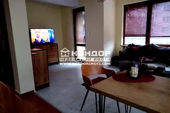 Двустаен апартамент на Коматевско шосе в Кючук Париж, Пловдив