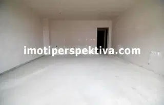 Тристаен апартамент с тераса в Кючук Париж, Пловдив