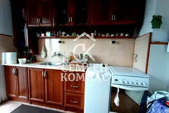 Тристаен апартамент в Кючук Париж, Пловдив с естествен паркет