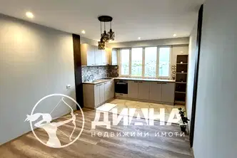 Тристаен апартамент в Кючук Париж с тераса до Via парк