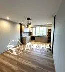 Тристаен апартамент в Кючук Париж с тераса до Via парк