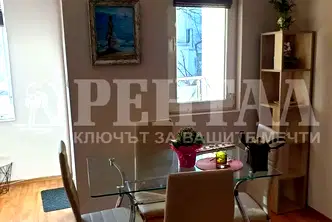 Студио апартамент с тераса в Кючук Париж, Пловдив