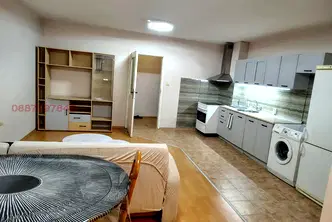 Двустаен апартамент в Кючук Париж, Пловдив с просторен хол