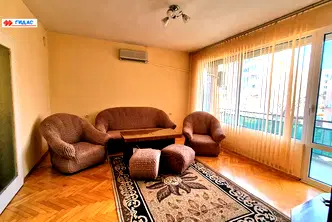 Двустаен апартамент с две тераси в Кючук Париж, Пловдив