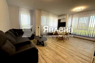 Тристаен апартамент с тераса в Кючук Париж, Пловдив