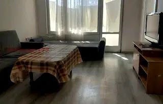 Тристаен апартамент на последен етаж в Мараша, Пловдив