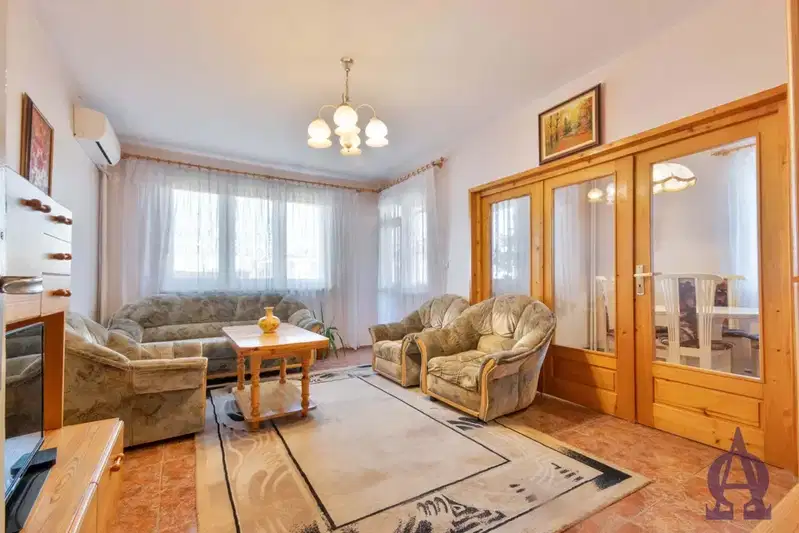 3-bedroom apartment in Plovdiv, Mladejki Hylm