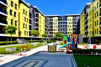 Тристаен апартамент в Младежки Хълм с южно изложение