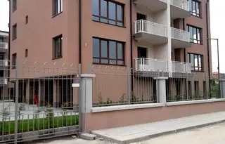 Тристаен апартамент с две тераси в Остромила, Пловдив