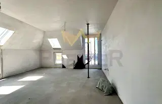 Тристаен апартамент в Остромила с функционално разпределение