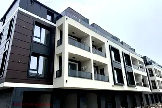Тристаен апартамент с паркомясто в Остромила, Пловдив