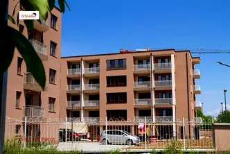 Тристаен апартамент с гараж в Остромила, близо до Виа Парк