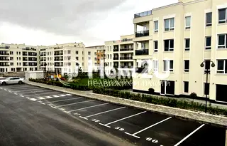 Просторен 4-стаен апартамент в Остромила с тераса