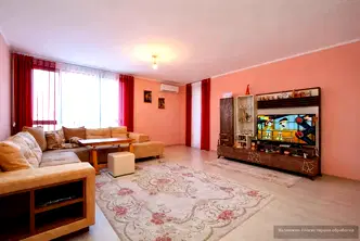 Тристаен апартамент в Остромила, Пловдив с асансьор и охрана