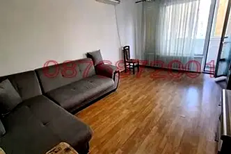 Тристаен апартамент с 2 тераси в Южен, Пловдив