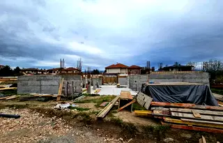 Двустаен апартамент в Прослав с тераса и асансьор