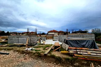 Двустаен апартамент в Прослав с тераса и асансьор