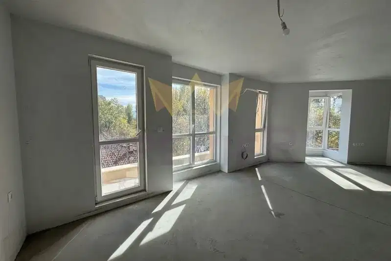 3-bedroom apartment in Plovdiv, Sydiiski