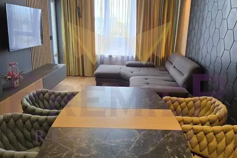 3-bedroom apartment in Plovdiv, Sydiiski