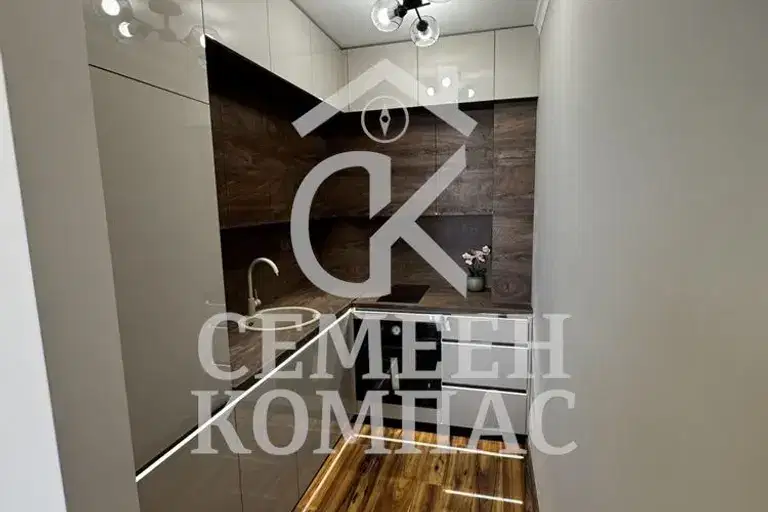 Тристаен апартамент с голяма тераса в Съдийски, Пловдив