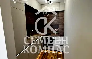 Тристаен апартамент с голяма тераса в Съдийски, Пловдив