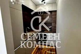 Тристаен апартамент с голяма тераса в Съдийски, Пловдив