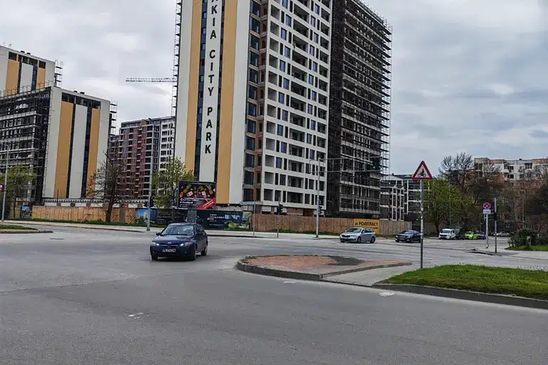 Южен 2-стаен апартамент в Тракия Сити Парк, Пловдив