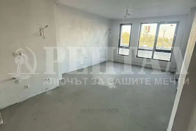 2-стаен апартамент в Тракия, Пловдив с тераса