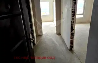 Двустаен апартамент в Тракия, Пловдив с тераса