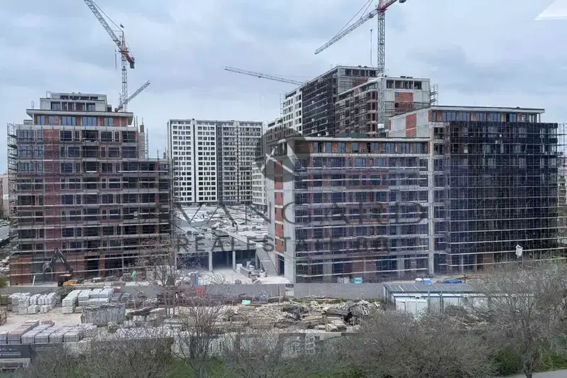 Тристаен апартамент с две паркоместа в Тракия, Пловдив