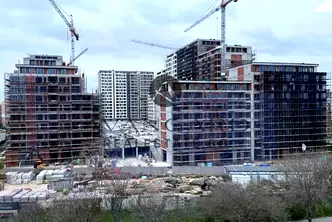 Тристаен апартамент с две паркоместа в Тракия, Пловдив