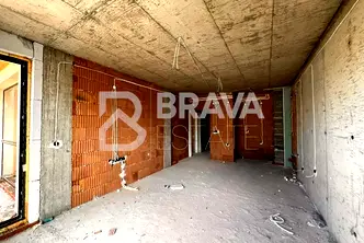 Тристаен апартамент в Тракия с тераса и асансьор