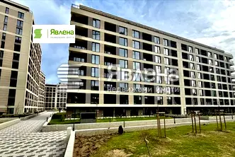 Тристаен апартамент в Тракия с тераса в затворен комплекс