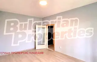 Тристаен апартамент с южно изложение в Тракия, Пловдив
