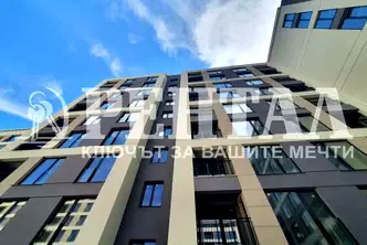 Тристаен апартамент с веранда в Тракия, Пловдив