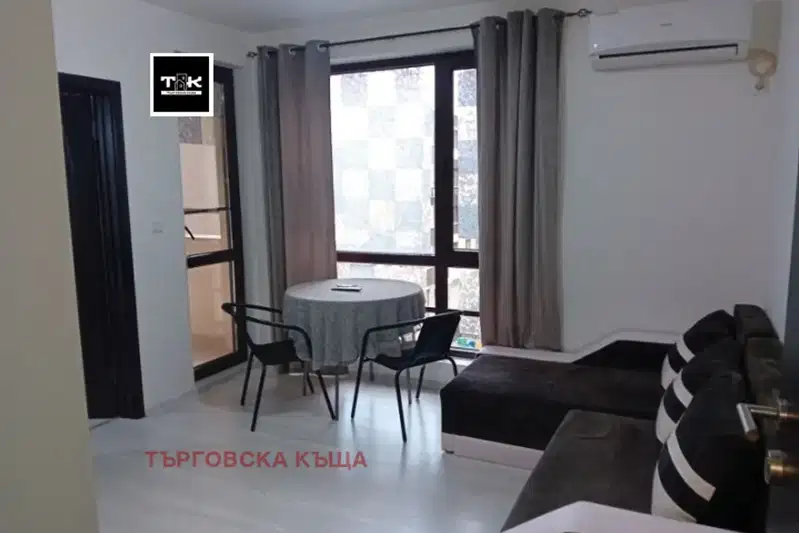 Двустаен апартамент в Тракия, Пловдив с тераса