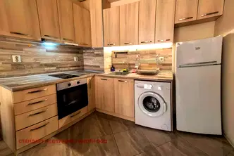 Двустаен апартамент с тераса в район Въстанически, Пловдив