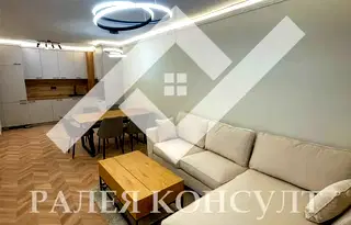 Двустаен апартамент с тераса и гледка към Родопите в Южен, Пловдив