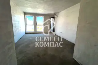 Двустаен апартамент в Южен, Пловдив с асансьор и контрол на достъпа