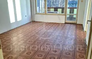 Тристаен апартамент с 3 стаи в Южен, Пловдив, с тераса