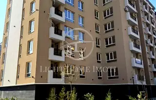 Тристаен апартамент в Кючук Париж, Пловдив с тераса