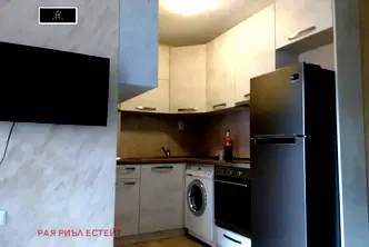 Тристаен апартамент с тераса в район Южен, Пловдив