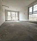 Тристаен апартамент с паркомясто в Южен, Пловдив
